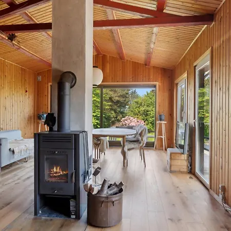 Romantic Retreat Close To The Holiday home *