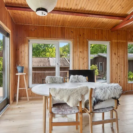 Romantic Retreat Close To The Holiday home