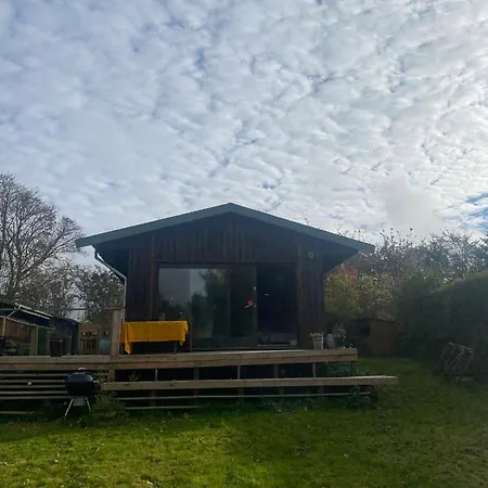 Romantic Retreat Close To The Holiday home *